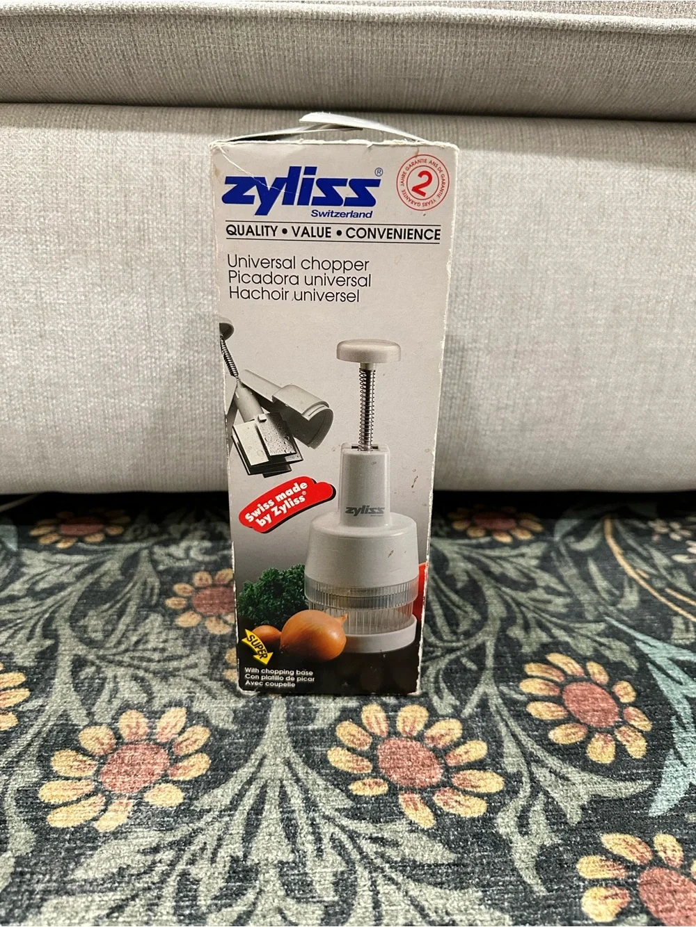 Zyliss White Manual Food Chopper - Compact Kitchen Tool